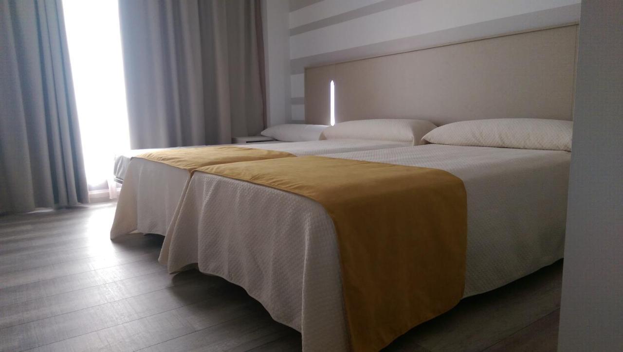 Hotel Leo Monesterio Kültér fotó