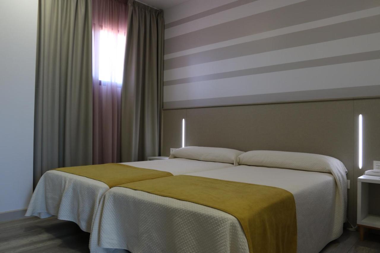Hotel Leo Monesterio Kültér fotó