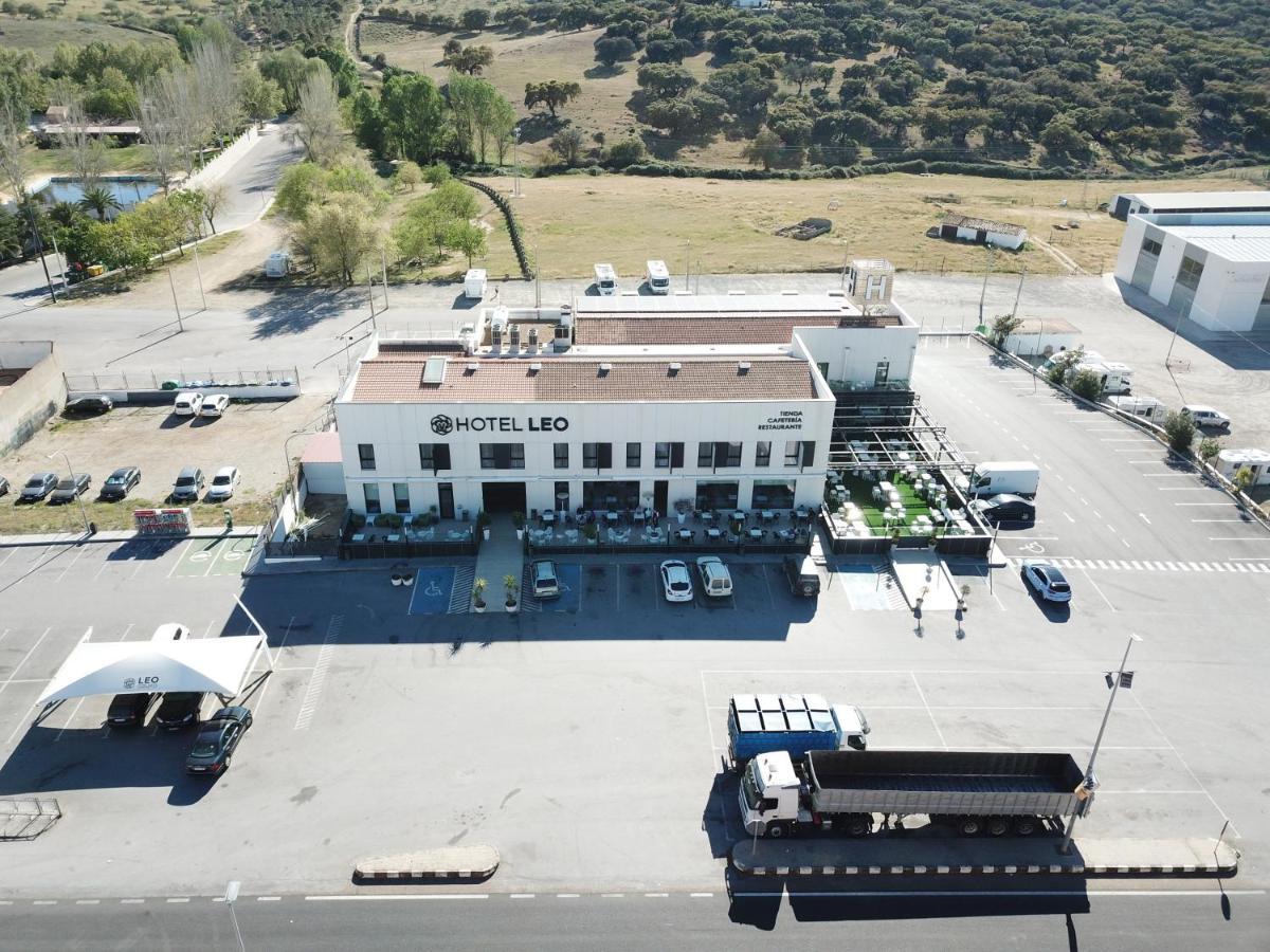 Hotel Leo Monesterio Kültér fotó