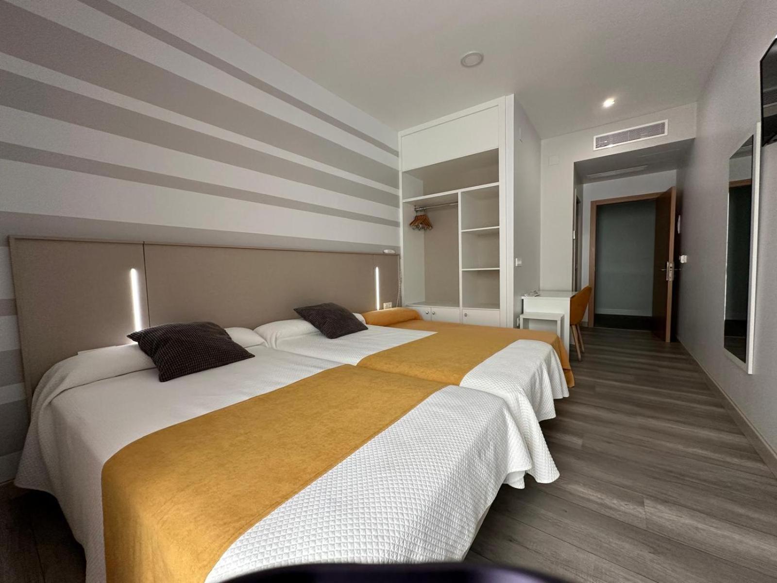 Hotel Leo Monesterio Kültér fotó