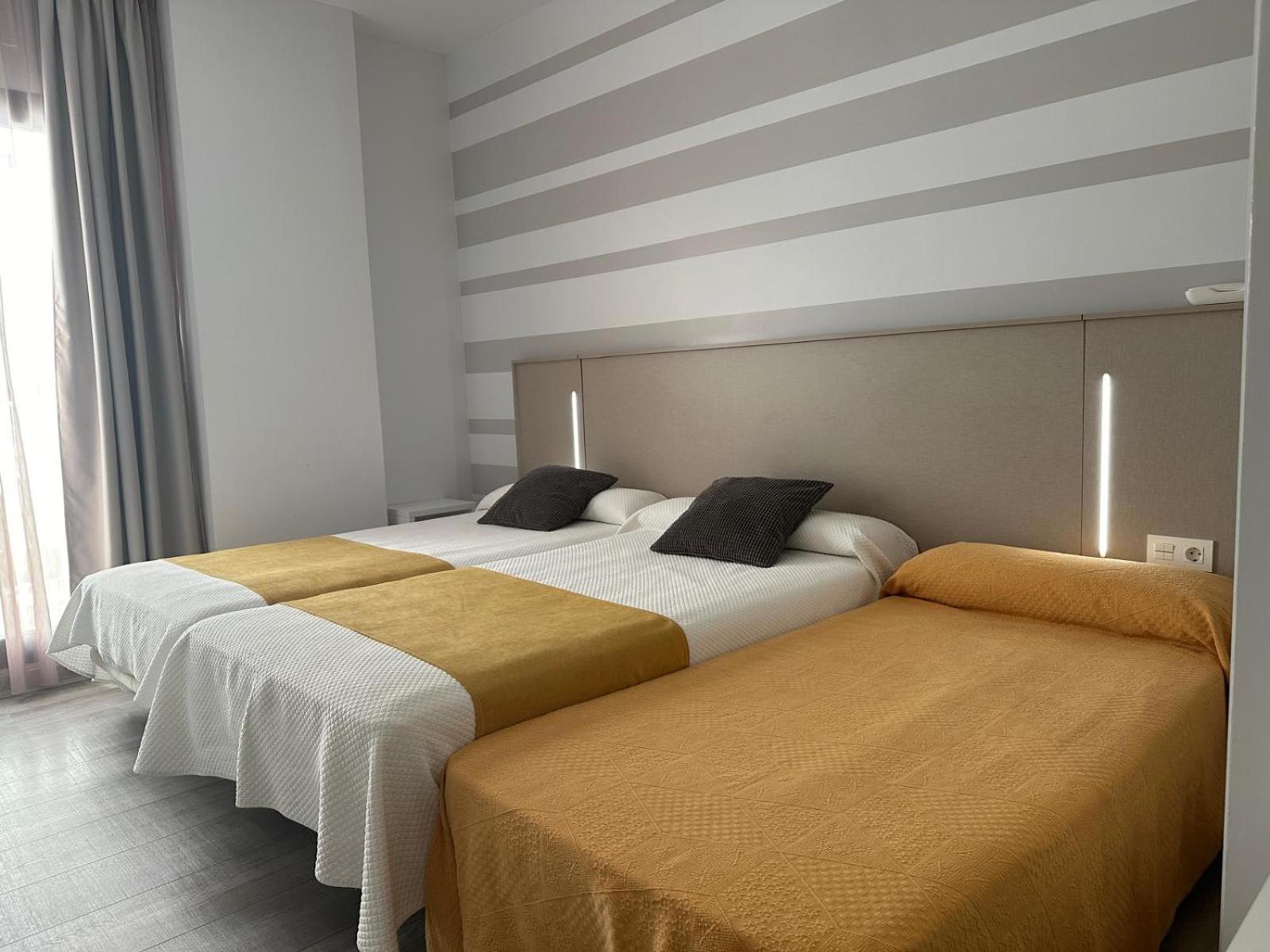Hotel Leo Monesterio Kültér fotó